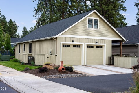 Tiny photo for 301 S Pine Street, Sisters, OR 97759 (MLS # 220224322)