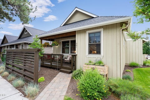 Tiny photo for 301 S Pine Street, Sisters, OR 97759 (MLS # 220224322)