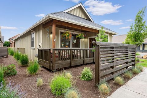 Photo of 301 S Pine Street, Sisters, OR 97759 (MLS # 220224322)