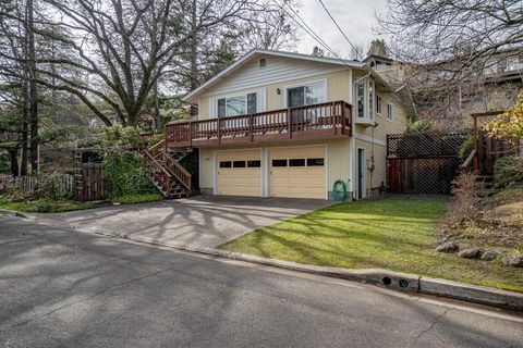 175 Hillcrest Street Ashland OR 97520