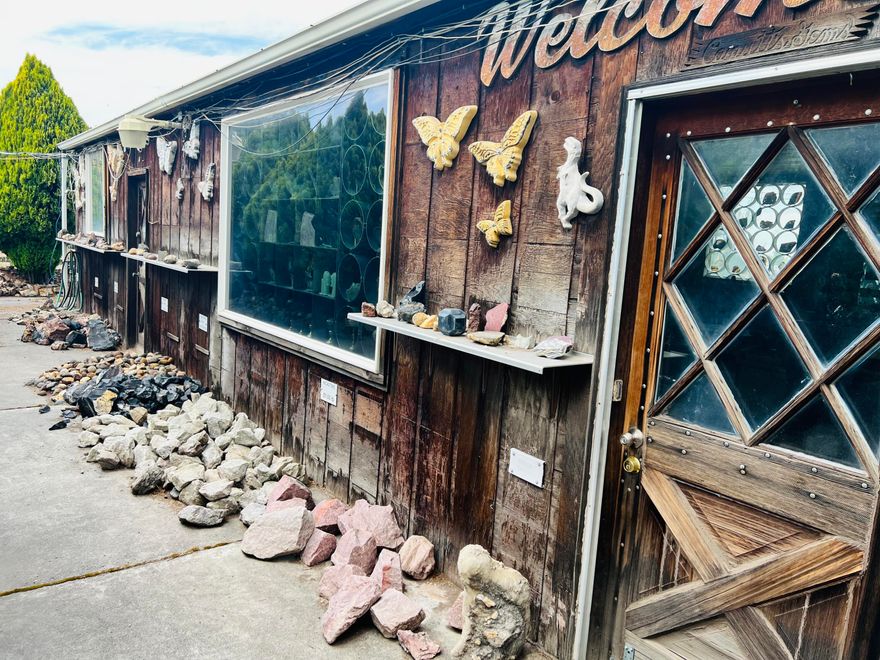 Great investment property on South Highway 97 in Redmond.