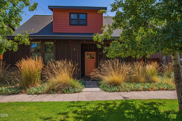 353 E ASPENWOOD AVE, SISTERS, OR 97759 - Image db9e1d03147e01760f3fc2a4fa52dbad/3008305869