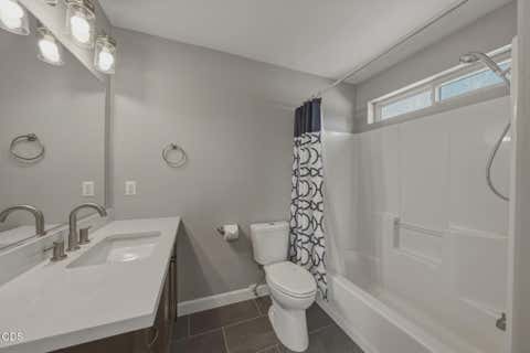 Tiny photo for 2813 NE North Pilot Butte Drive, Bend, OR 97701 (MLS # 220227056)