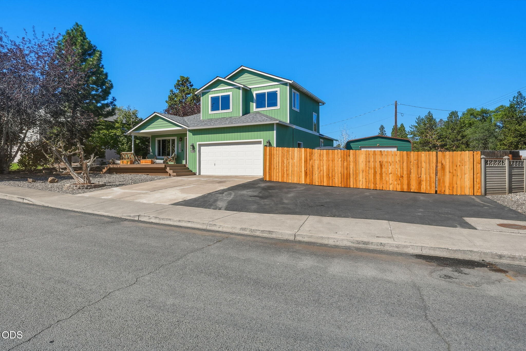 2813 NE North Pilot Butte Drive
