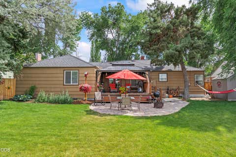 Tiny photo for 751 NE Lookout Avenue, Prineville, OR 97754 (MLS # 220224134)