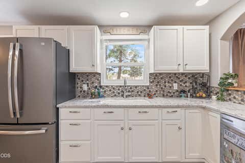 Tiny photo for 751 NE Lookout Avenue, Prineville, OR 97754 (MLS # 220224134)