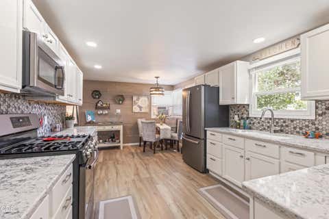 Tiny photo for 751 NE Lookout Avenue, Prineville, OR 97754 (MLS # 220224134)