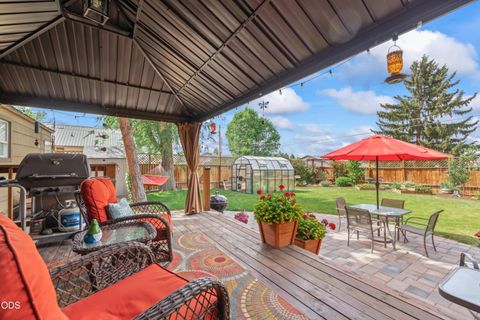 Tiny photo for 751 NE Lookout Avenue, Prineville, OR 97754 (MLS # 220224134)