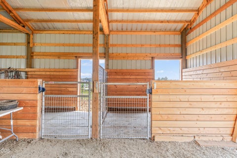 Tiny photo for 7070 NE Juniper Ridge Road, Redmond, OR 97756 (MLS # 220226758)
