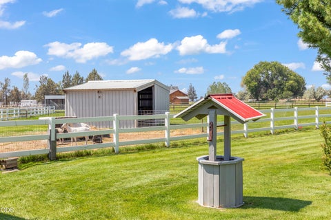 Tiny photo for 7070 NE Juniper Ridge Road, Redmond, OR 97756 (MLS # 220226758)