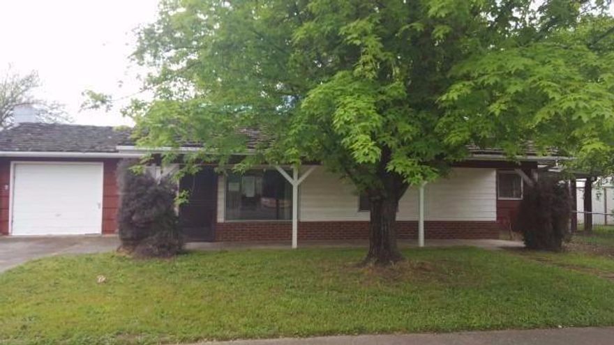 Check out this 2 bedroom 1.5 bath. Great opportunity for 1st time home buyer, or if you are looking for a flipper this could be the one for you.