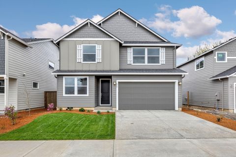 Photo of 160 Valemont Drive #9, Eagle Point, OR 97524 (MLS # 220211560)