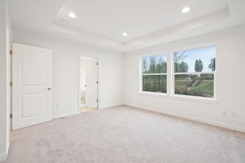 Tiny photo for 160 Valemont Drive #9, Eagle Point, OR 97524 (MLS # 220211560)