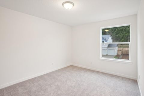 Tiny photo for 160 Valemont Drive #9, Eagle Point, OR 97524 (MLS # 220211560)
