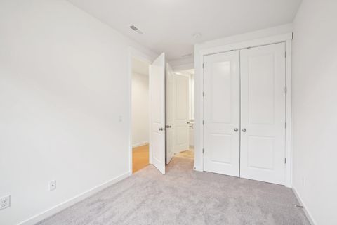 Tiny photo for 160 Valemont Drive #9, Eagle Point, OR 97524 (MLS # 220211560)