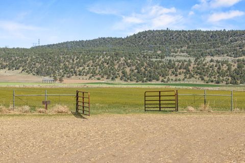 Tiny photo for 32585 Transformer Rd, Malin, OR 97632 (MLS # 220219751)