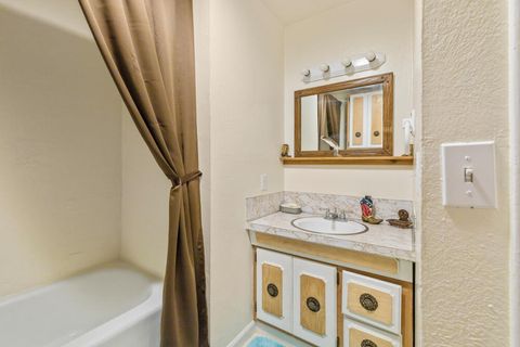 Tiny photo for 32585 Transformer Rd, Malin, OR 97632 (MLS # 220219751)