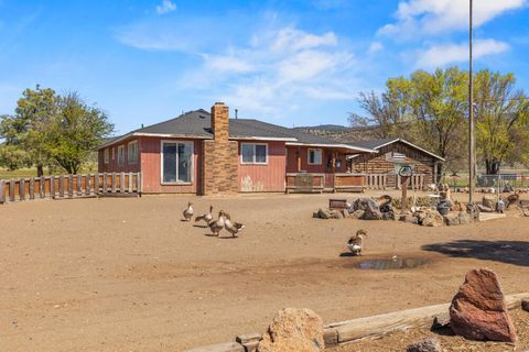 Tiny photo for 32585 Transformer Rd, Malin, OR 97632 (MLS # 220219751)