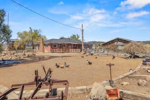 Photo of 32585 Transformer Rd, Malin, OR 97632 (MLS # 220219751)