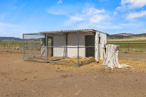 Tiny photo for 32585 Transformer Rd, Malin, OR 97632 (MLS # 220219751)