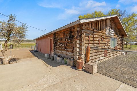 Tiny photo for 32585 Transformer Rd, Malin, OR 97632 (MLS # 220219751)