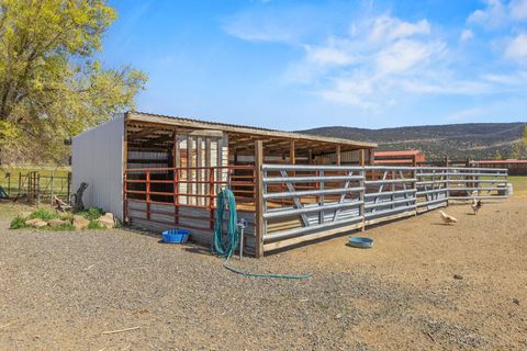 Tiny photo for 32585 Transformer Rd, Malin, OR 97632 (MLS # 220219751)