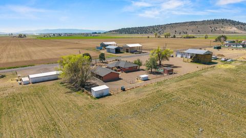 Tiny photo for 32585 Transformer Rd, Malin, OR 97632 (MLS # 220219751)