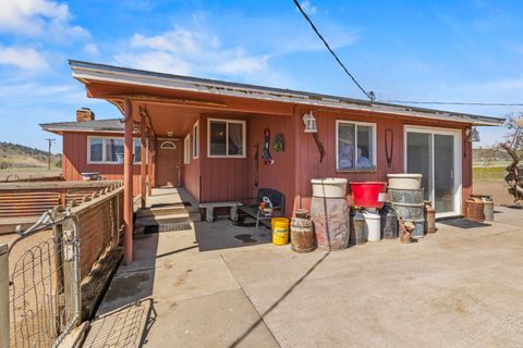 Tiny photo for 32585 Transformer Rd, Malin, OR 97632 (MLS # 220219751)