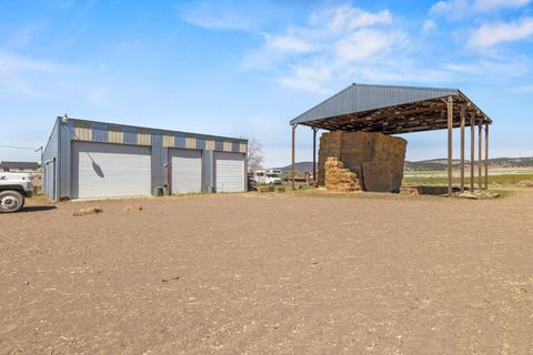 Tiny photo for 32585 Transformer Rd, Malin, OR 97632 (MLS # 220219751)