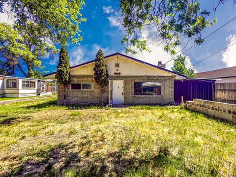 Tiny photo for 3126 Delaware Avenue, Klamath Falls, OR 97603 (MLS # 220223110)