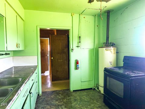 Tiny photo for 3126 Delaware Avenue, Klamath Falls, OR 97603 (MLS # 220223110)