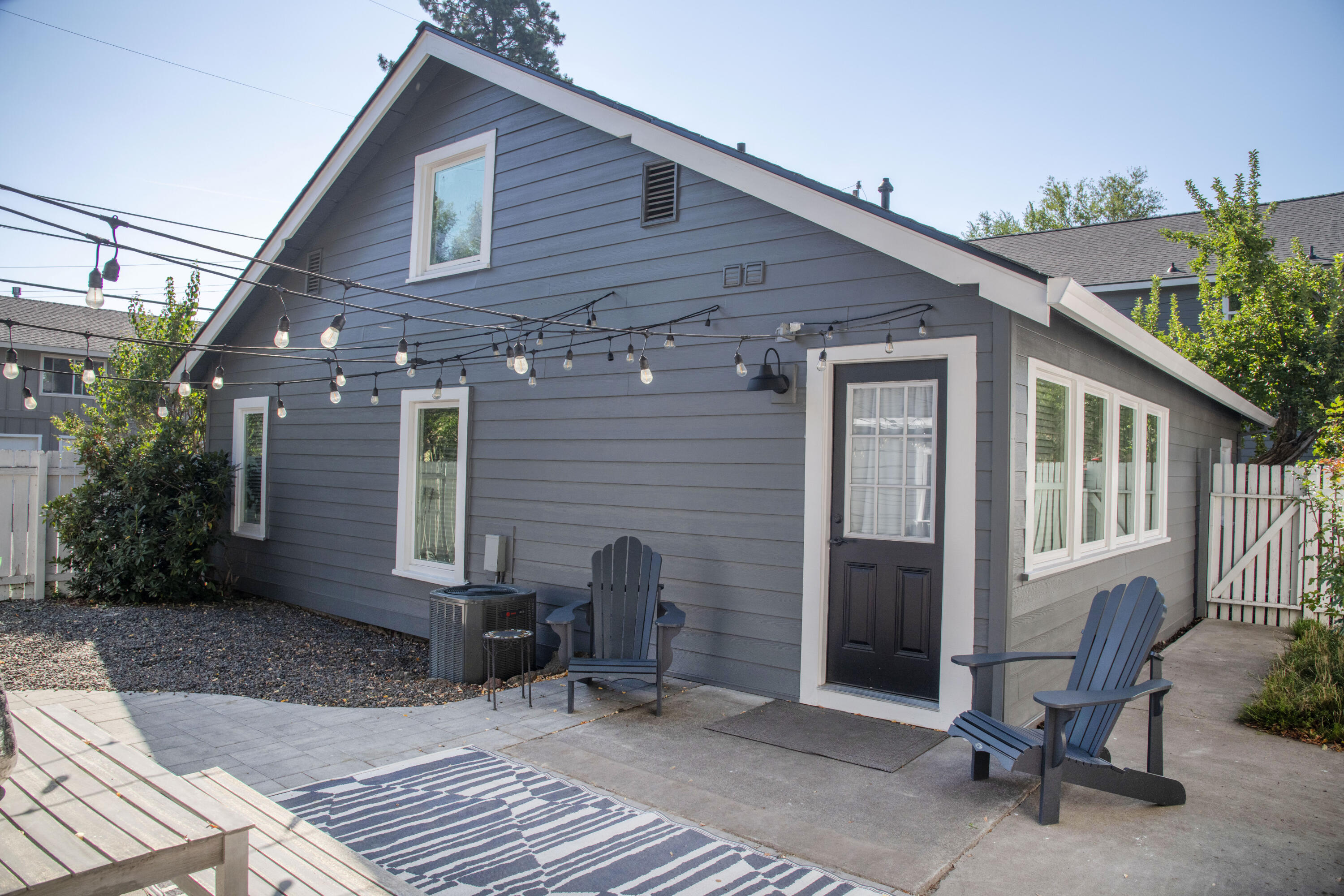 202 NW Thurston Avenue