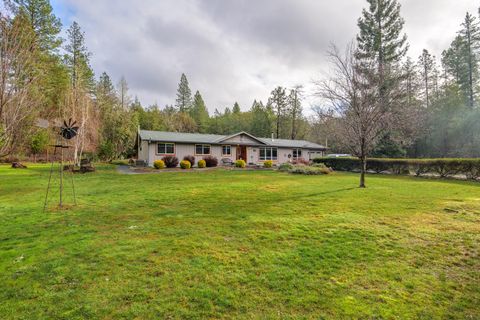 Tiny photo for 9728 Lower River Road, Grants Pass, OR 97526 (MLS # 220217139)