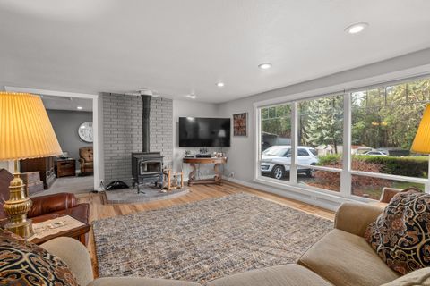 Tiny photo for 9728 Lower River Road, Grants Pass, OR 97526 (MLS # 220217139)