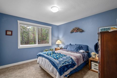 Tiny photo for 9728 Lower River Road, Grants Pass, OR 97526 (MLS # 220217139)