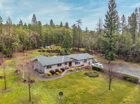 Tiny photo for 9728 Lower River Road, Grants Pass, OR 97526 (MLS # 220217139)