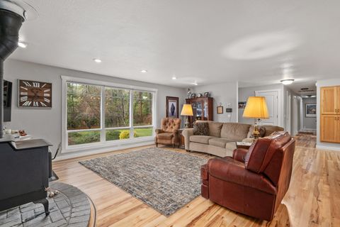 Tiny photo for 9728 Lower River Road, Grants Pass, OR 97526 (MLS # 220217139)