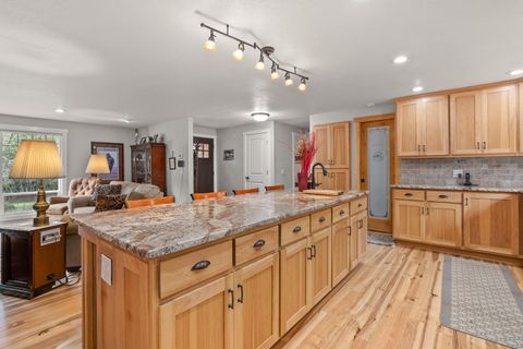 Tiny photo for 9728 Lower River Road, Grants Pass, OR 97526 (MLS # 220217139)