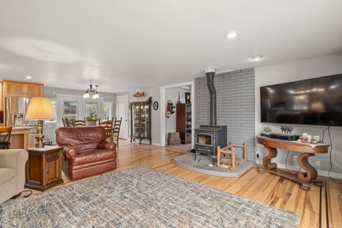 Tiny photo for 9728 Lower River Road, Grants Pass, OR 97526 (MLS # 220217139)