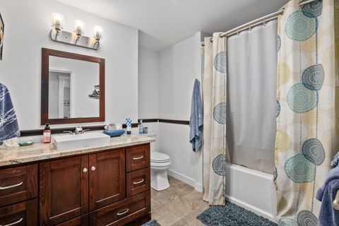 Tiny photo for 9728 Lower River Road, Grants Pass, OR 97526 (MLS # 220217139)