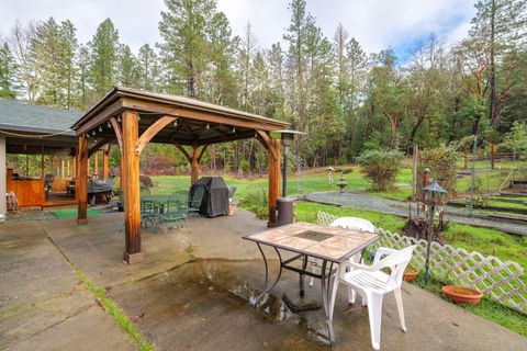 Tiny photo for 9728 Lower River Road, Grants Pass, OR 97526 (MLS # 220217139)