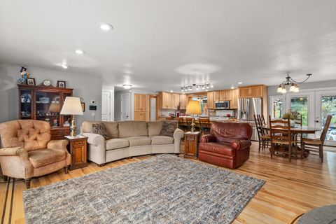 Tiny photo for 9728 Lower River Road, Grants Pass, OR 97526 (MLS # 220217139)