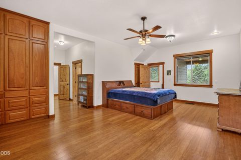 Tiny photo for 22494 Jefferson Road, Ashland, OR 97520 (MLS # 220223401)