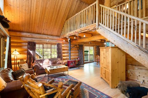 Tiny photo for 58200 E Marmot Road, Sandy, OR 97055 (MLS # 220220024)