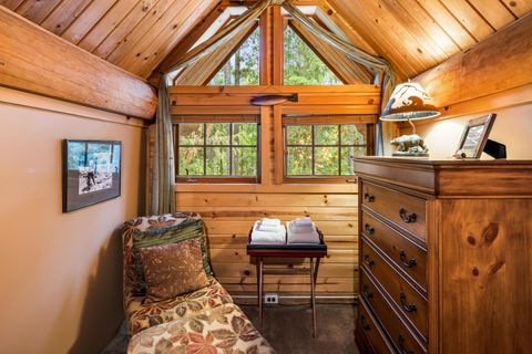 Tiny photo for 58200 E Marmot Road, Sandy, OR 97055 (MLS # 220220024)