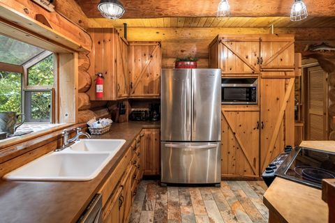 Tiny photo for 58200 E Marmot Road, Sandy, OR 97055 (MLS # 220220024)