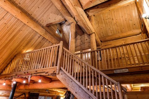 Tiny photo for 58200 E Marmot Road, Sandy, OR 97055 (MLS # 220220024)