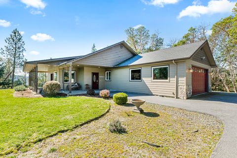 Tiny photo for 1095 Ingalls Lane, Grants Pass, OR 97527 (MLS # 220216879)