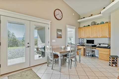 Tiny photo for 1095 Ingalls Lane, Grants Pass, OR 97527 (MLS # 220216879)