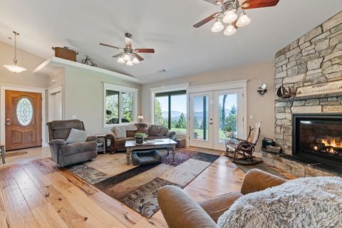 Tiny photo for 1095 Ingalls Lane, Grants Pass, OR 97527 (MLS # 220216879)